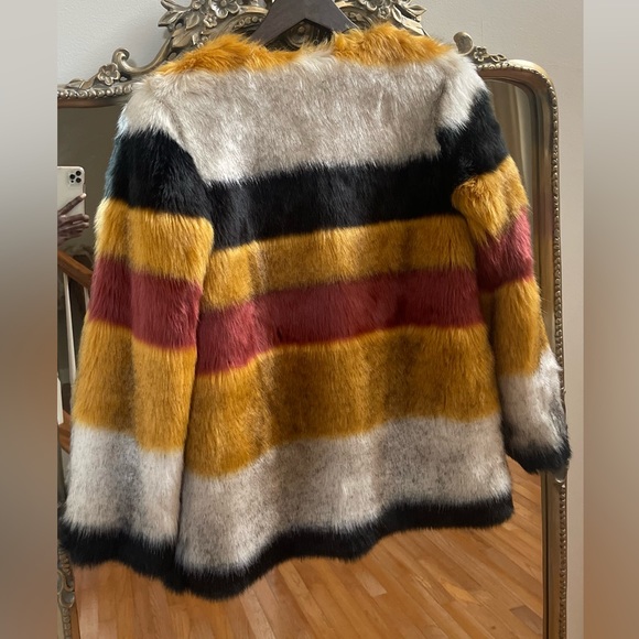Zara Basic Faux Fur Jacket - Picture 3 of 6